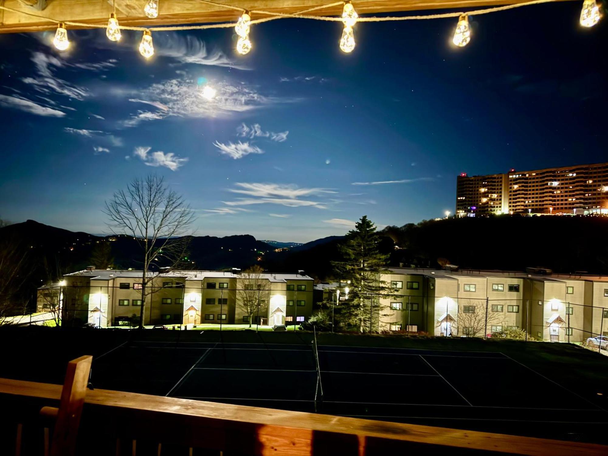 The Sugar Suite - Renovated With A View! Ac! Pool, Hot Tub, Sauna, Gym, Ev Sugar Mountain Bagian luar foto